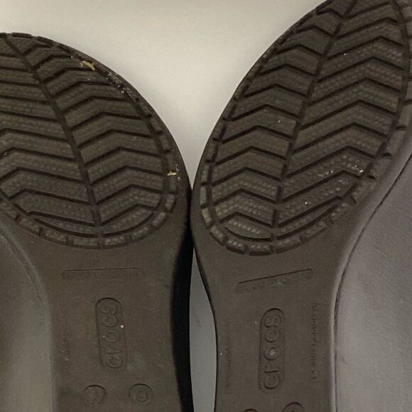 Crocs Women's Dark Brown Patent Toe Cap Wedge Shoes Size 9 - Picture 6 of 8